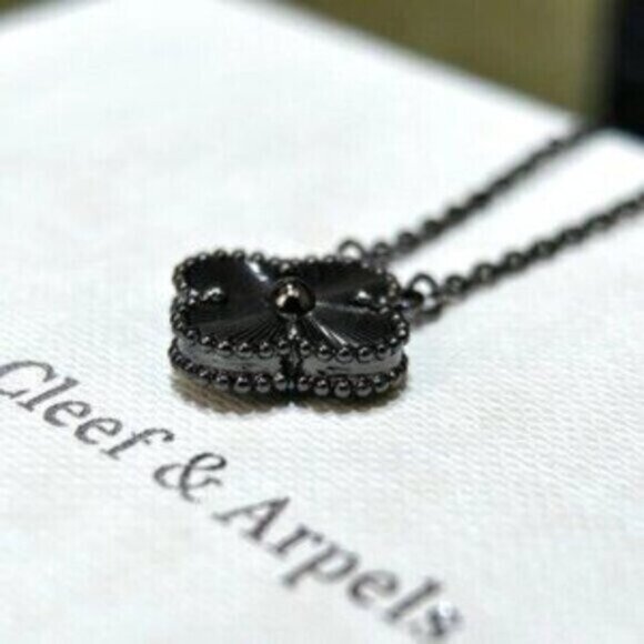 Authentic Van Cleef & Arpels Black Warrior Laser Necklace - Picture 4 of 8